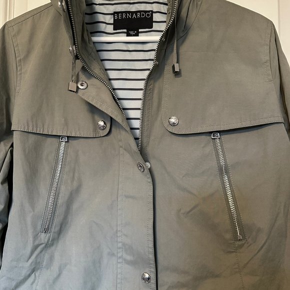 Bernardo Green Ladies Raincoat Size L - Picture 3 of 5